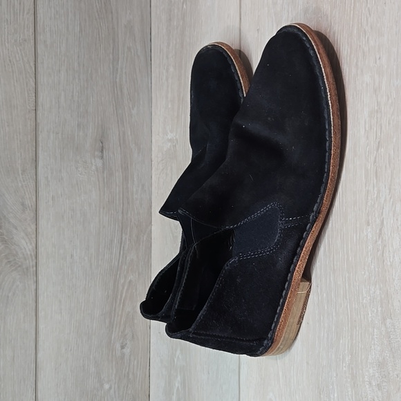 Vince Women Iona Chelsea Ankle Leather Leather Boots shoes sz 6.5M - Picture 1 of 13